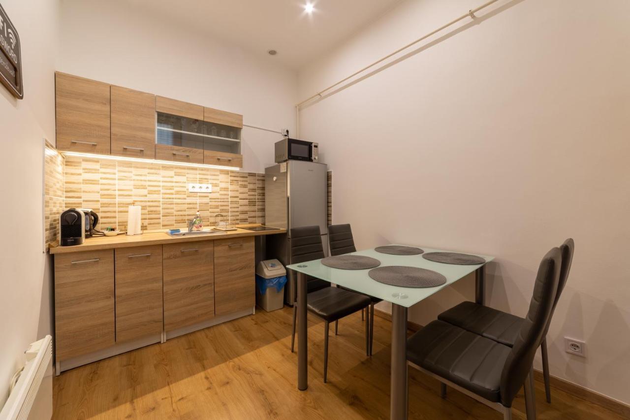 Lovely 1 Bedroom Flat With Central Location Budapest Kültér fotó